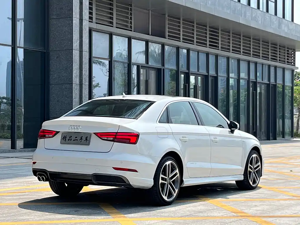 Audi A3 2019 — фото 6