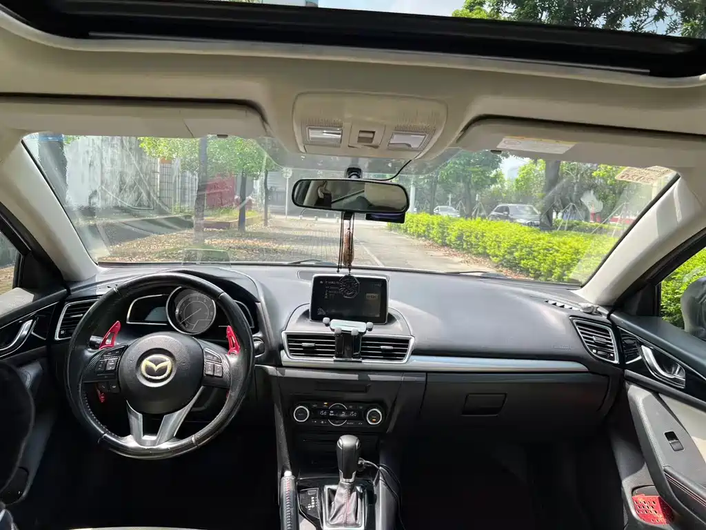 Mazda 3 Axela 2014