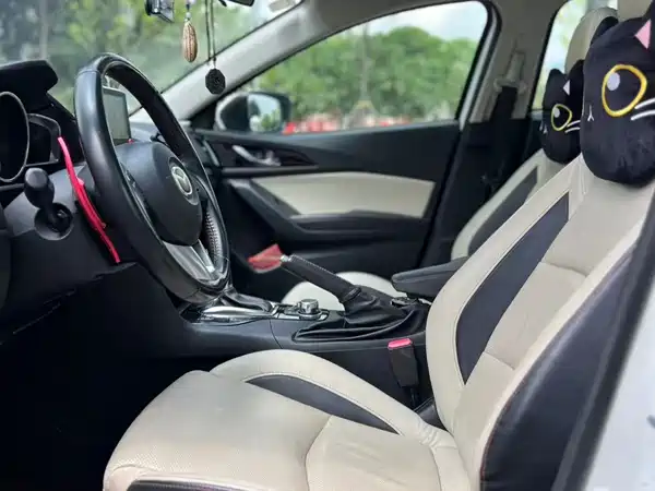 Mazda 3 Axela 2014