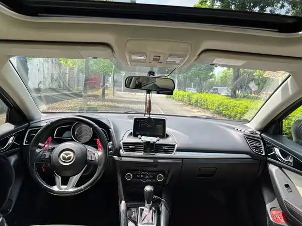 Mazda 3 Axela 2014