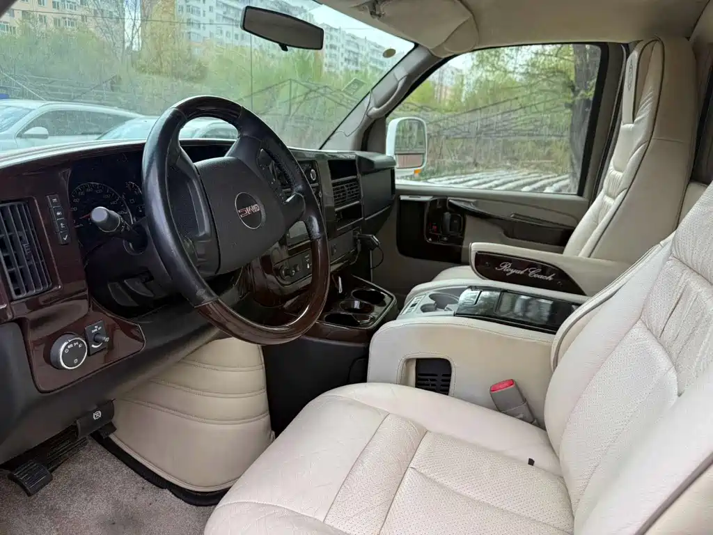 GMC Savana 2013 — фото 4