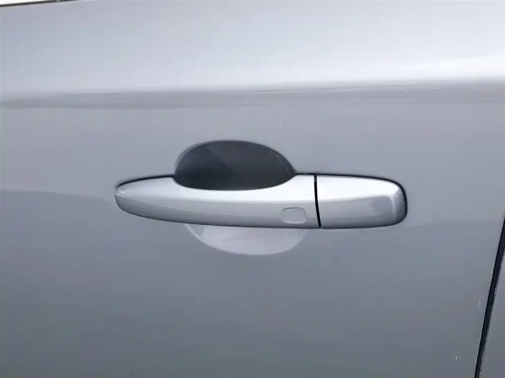 Volvo V40 2017 — фото 18