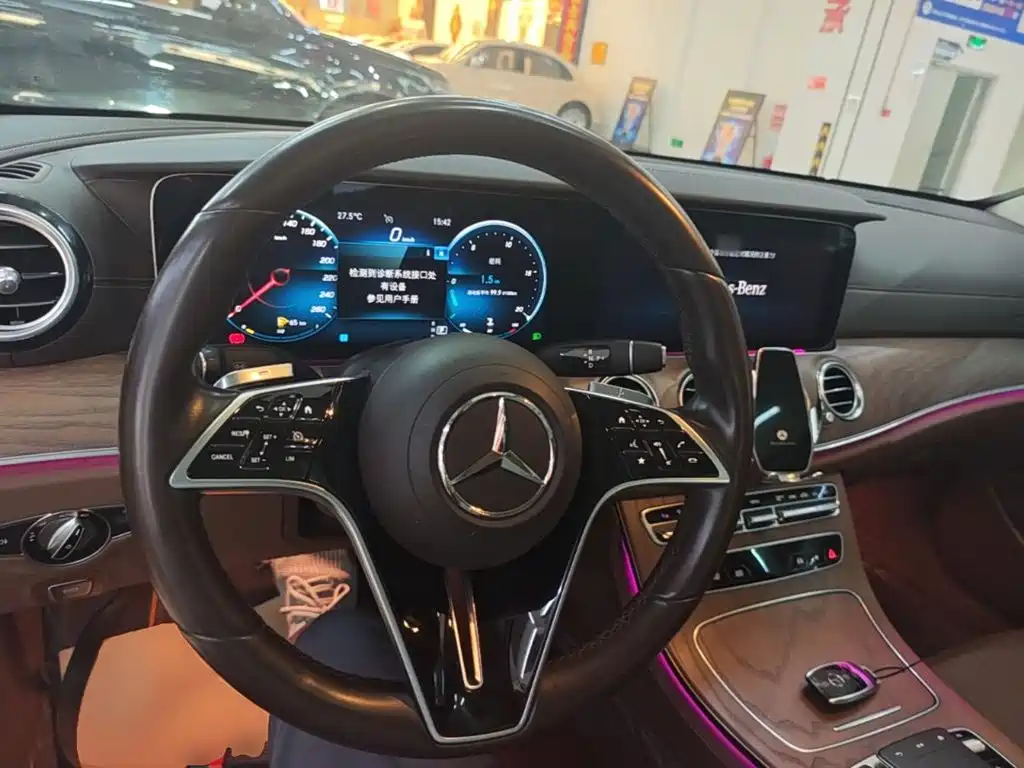 Mercedes-Benz E-Class 2022 — фото 10