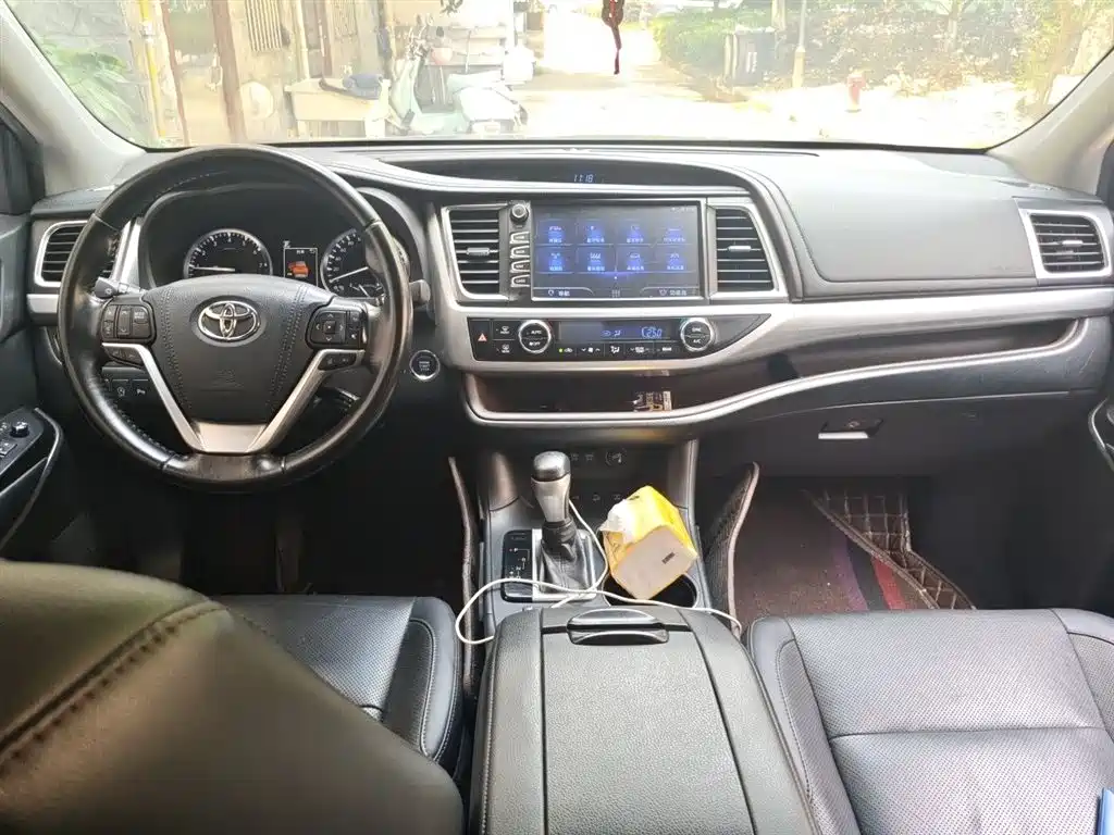 Toyota Highlander 2020 — фото 13