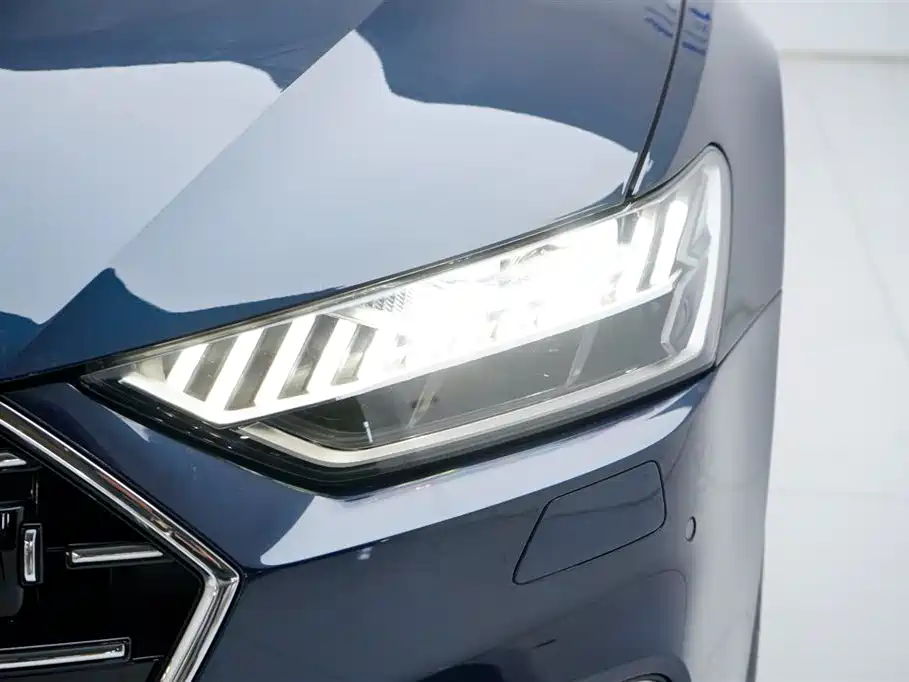 Audi A7L 2023 — фото 18