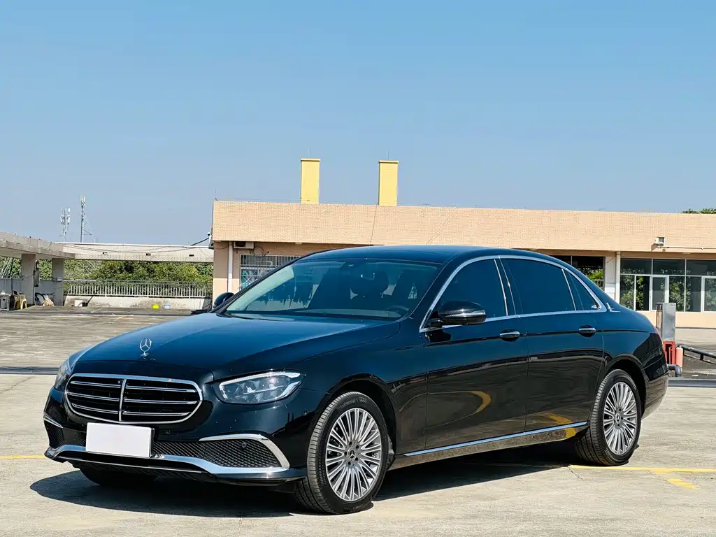 Mercedes-Benz E-Class 2022 — фото 1
