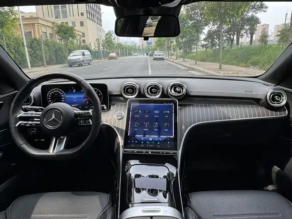 Mercedes-Benz C-Class 2023 — фото 13