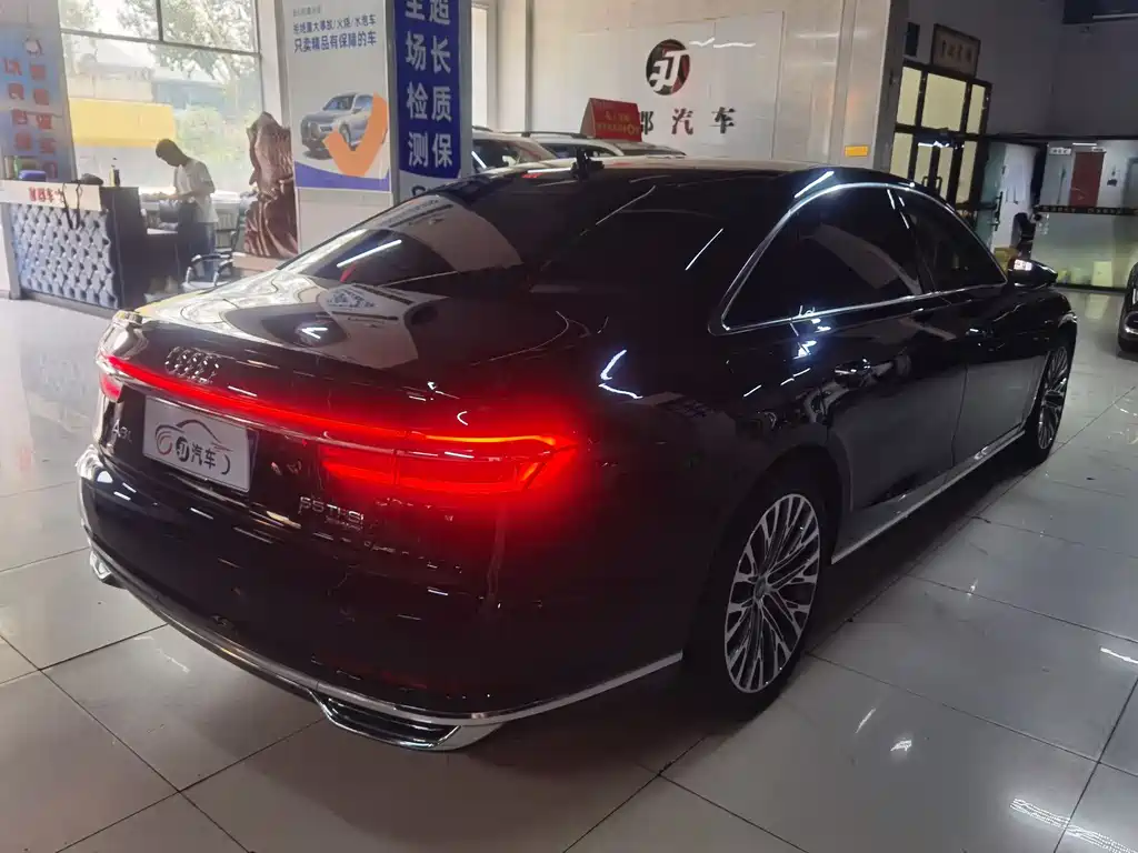 Audi A8 2021