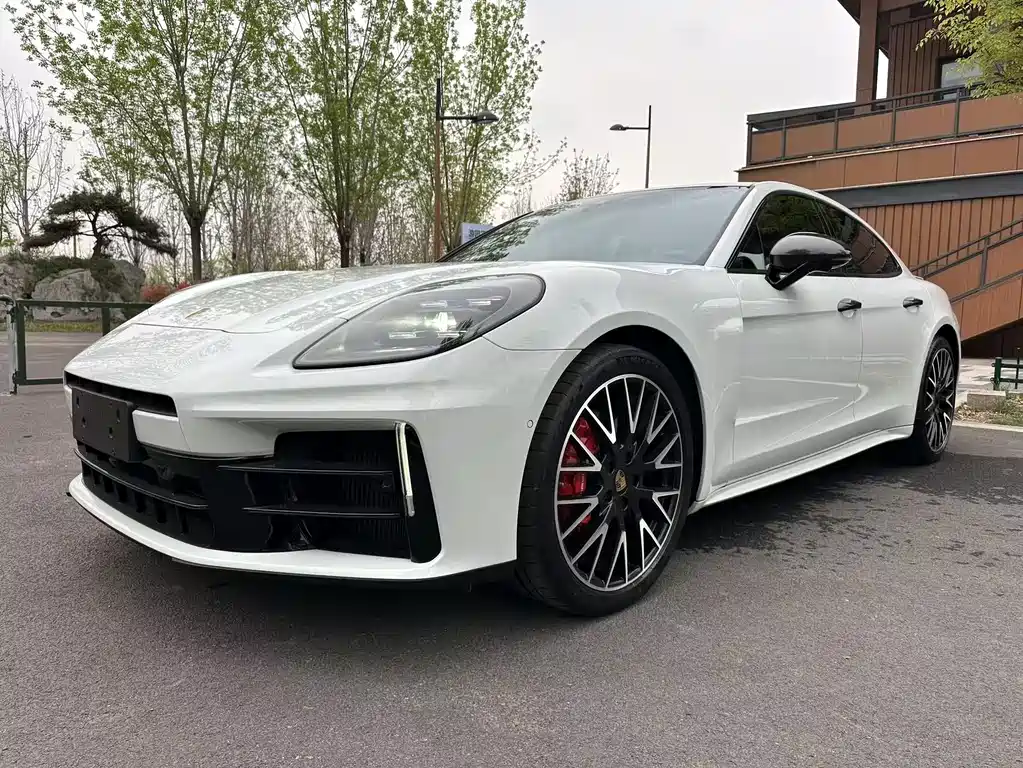 Porsche Panamera 2024