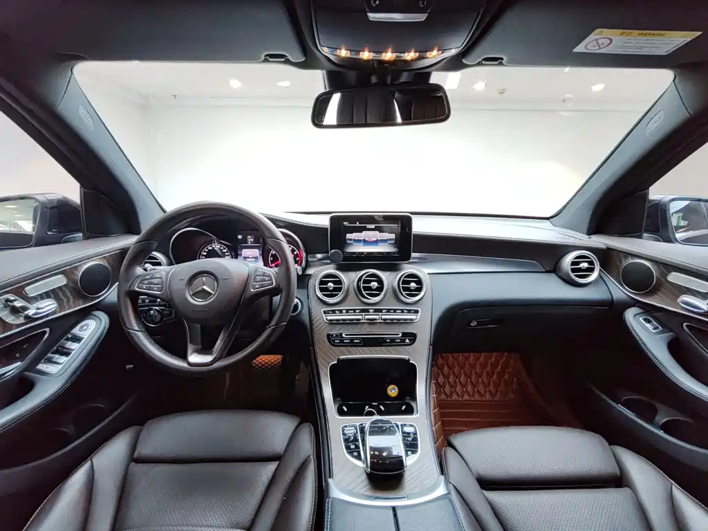 Mercedes-Benz GLC 2016 — фото 12