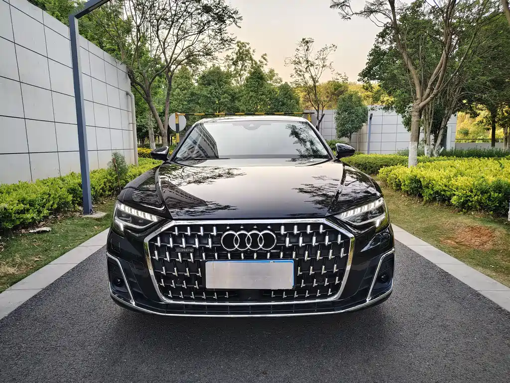Audi A8 2024