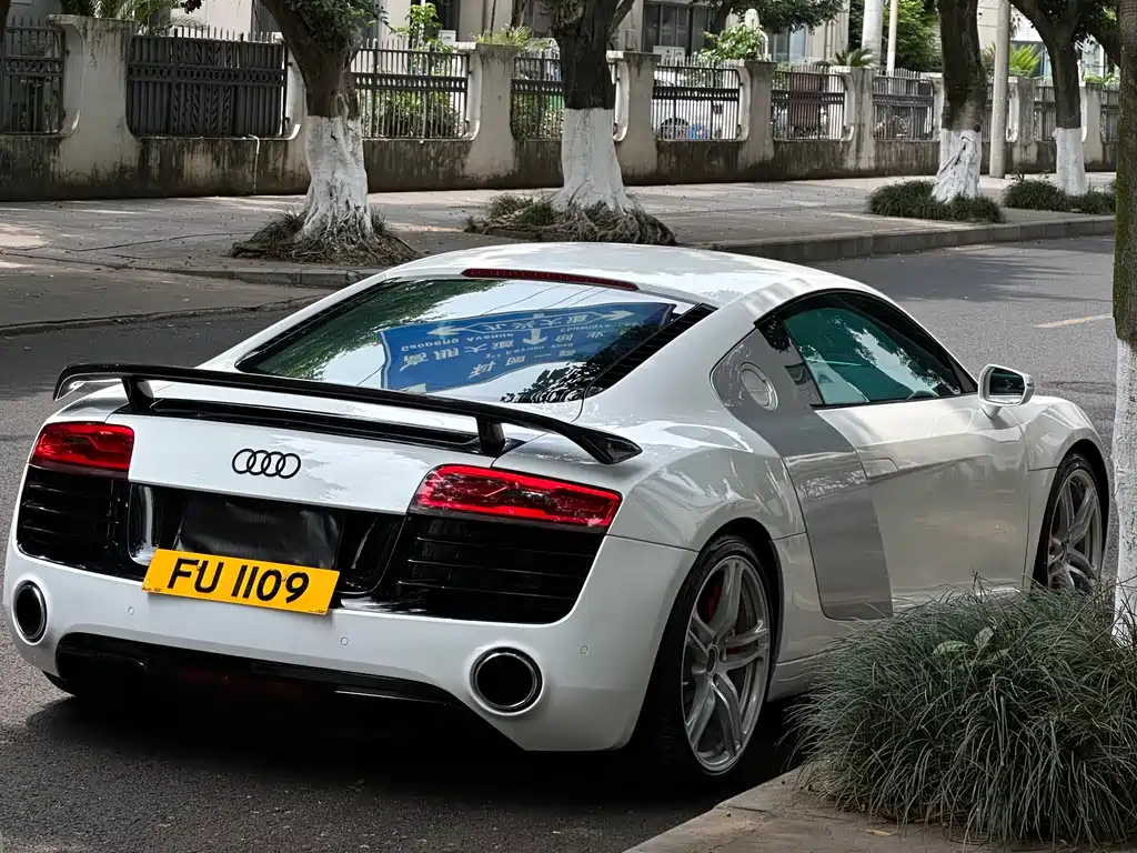 Audi R8 2014 — фото 3