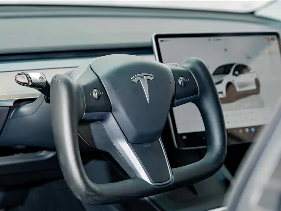 Tesla Model Y 2023 — фото 9