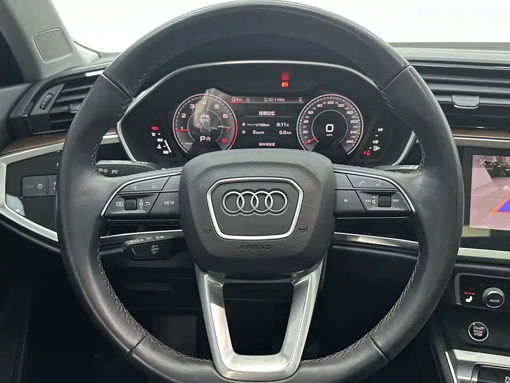 Audi Q3 2023 — фото 12