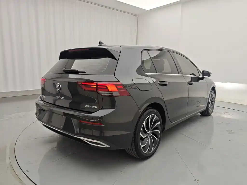 Volkswagen Golf 2021