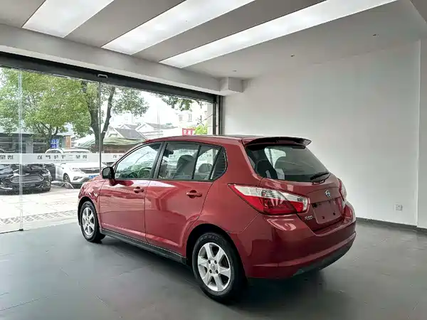 Venucia R50 2013