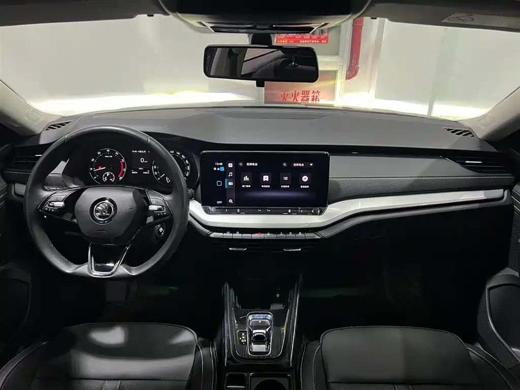 Skoda Octavia 2021 — фото 12