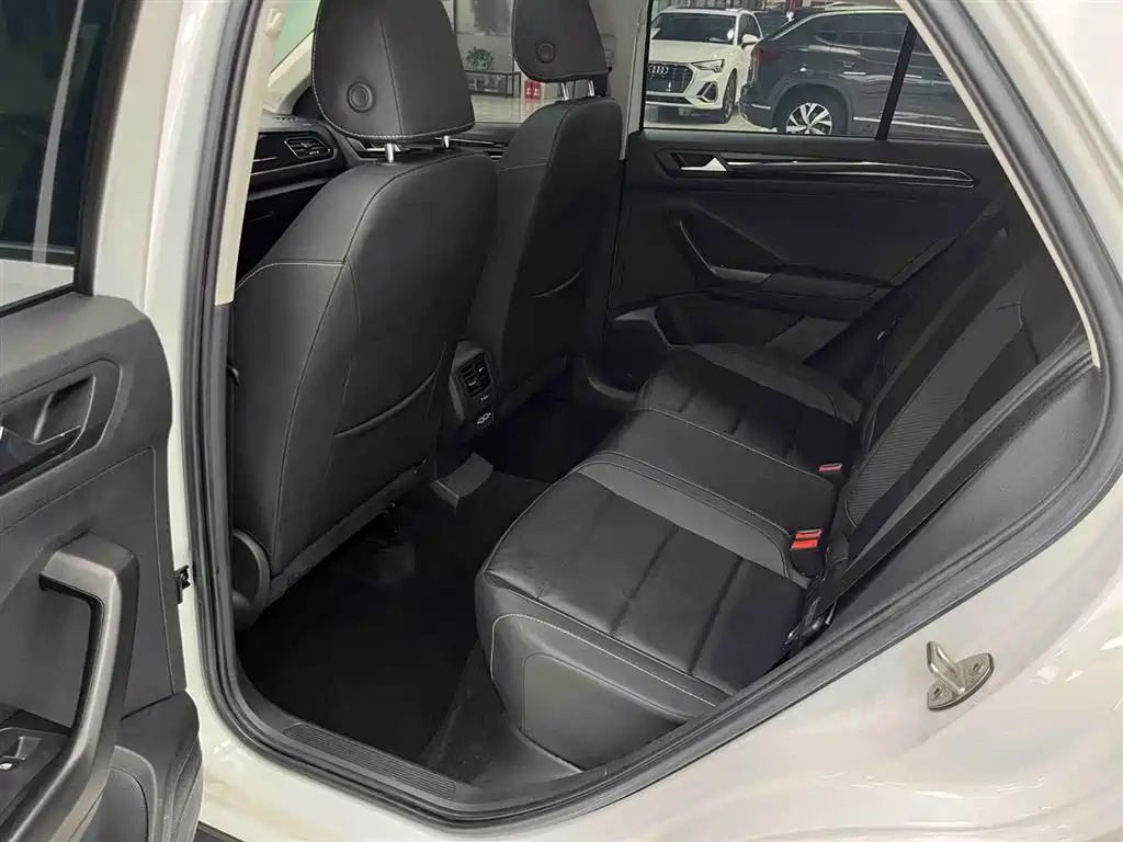 Volkswagen T-Roc 2022 — фото 14