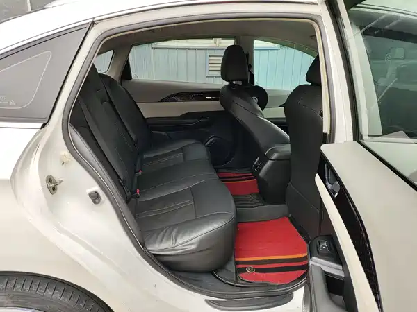 Dongfeng E70 2022