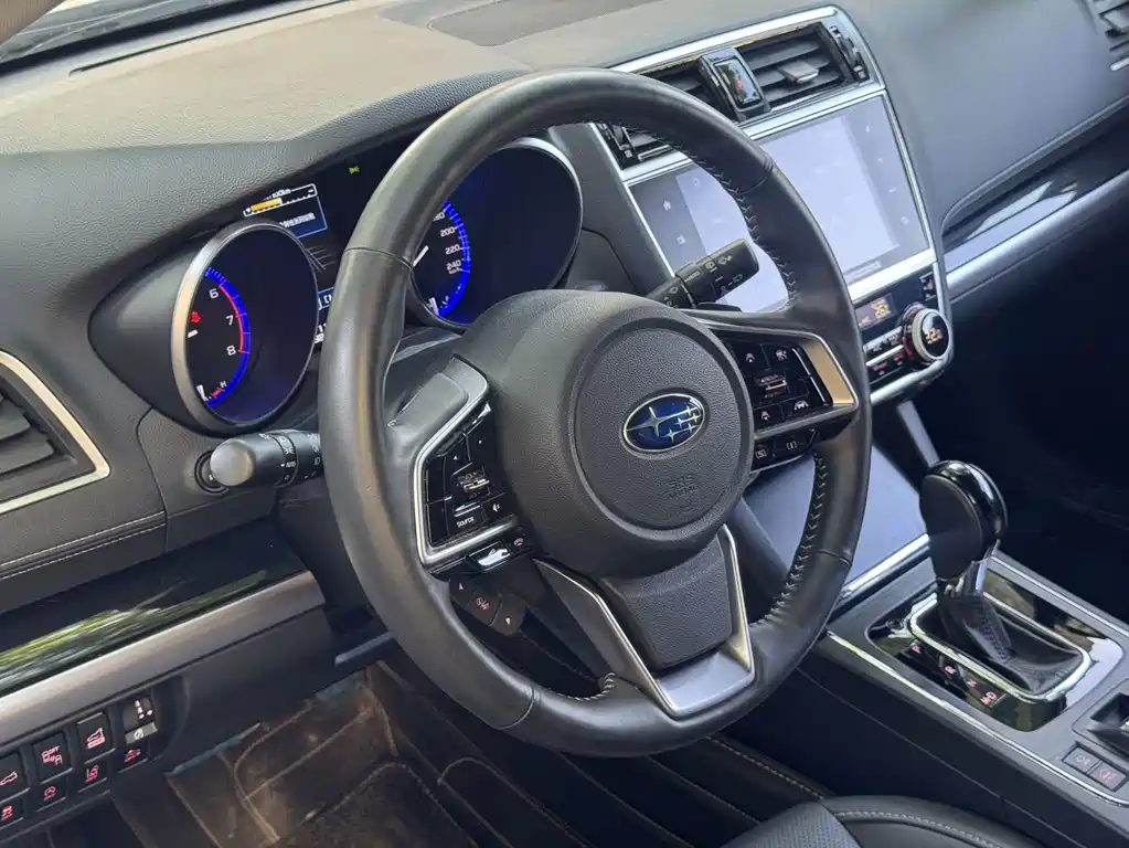 Subaru Outback 2018 — фото 6
