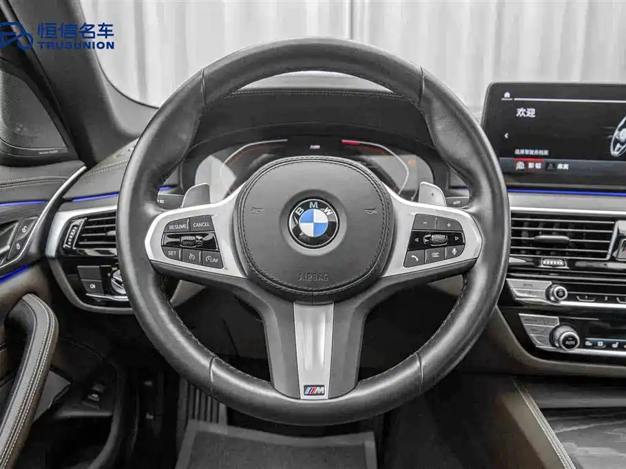 BMW 5 Series 2022 — фото 17