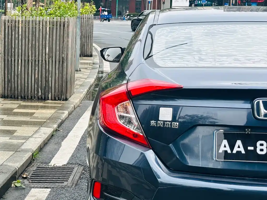 Honda Civic 2017 — фото 8