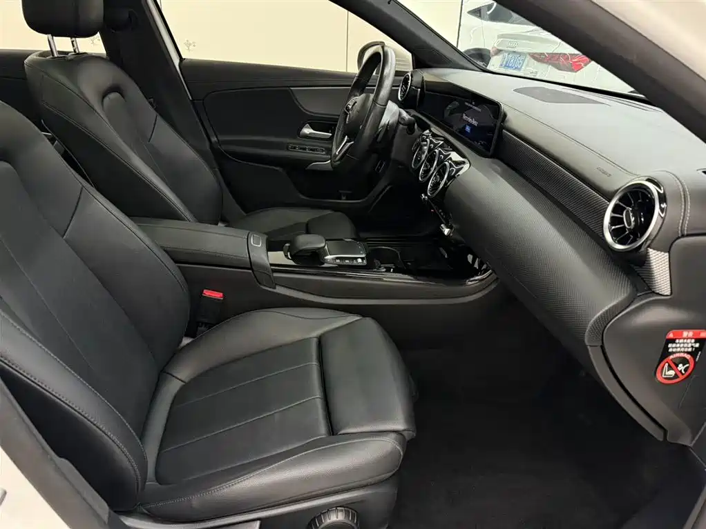 Mercedes-Benz A-Class 2022 — фото 16