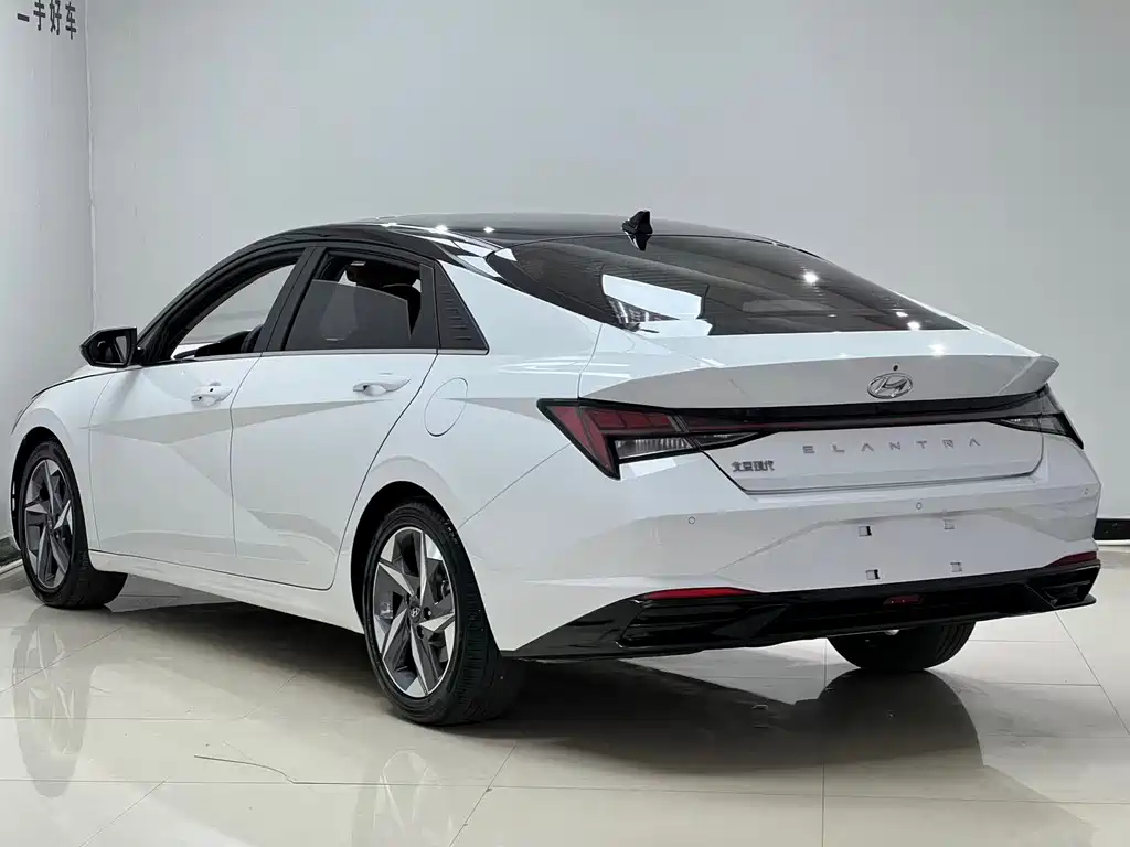 Hyundai Elantra 2022