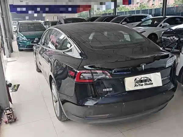 Tesla Model 3 2020