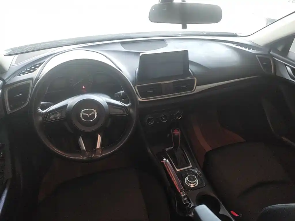 Mazda 3 Axela 2017 — фото 16