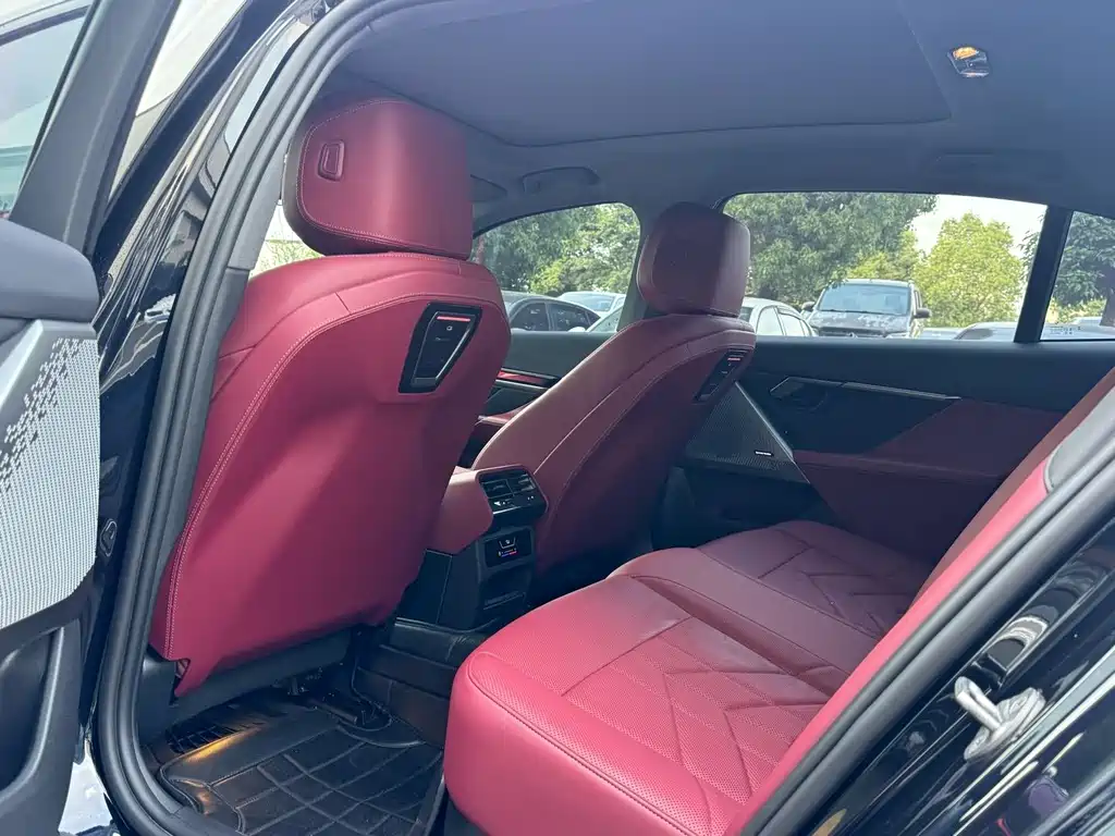 BMW 5 Series 2024
