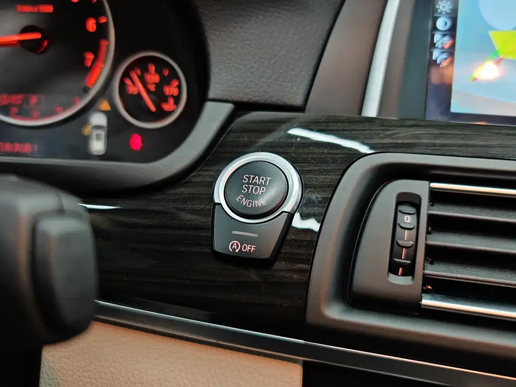 BMW 5 Series 2015 — фото 27