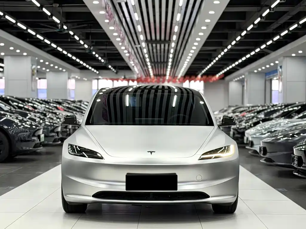 Tesla Model 3 2024 — фото 2