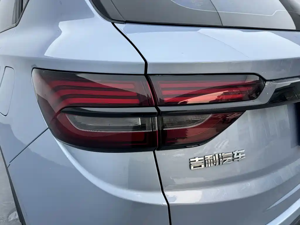 Geely Binyue 2024 — фото 12