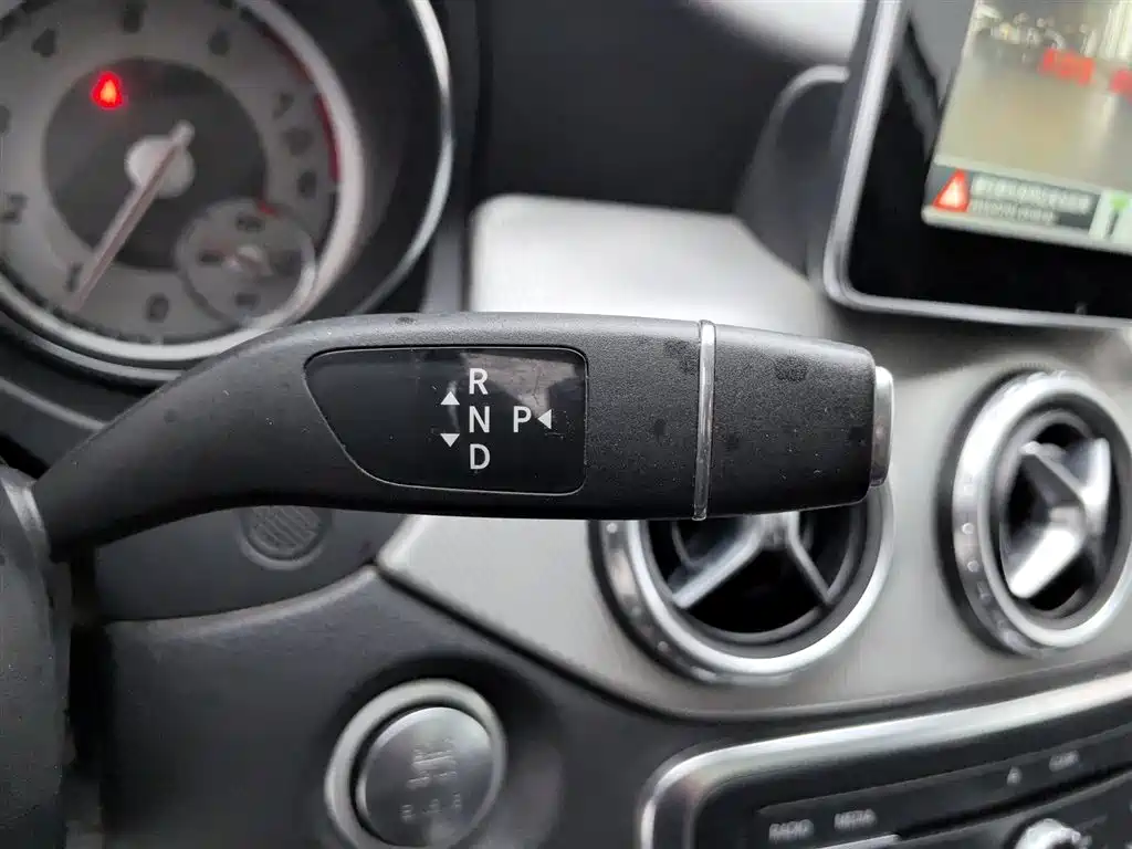 Mercedes-Benz GLA 2016 — фото 13