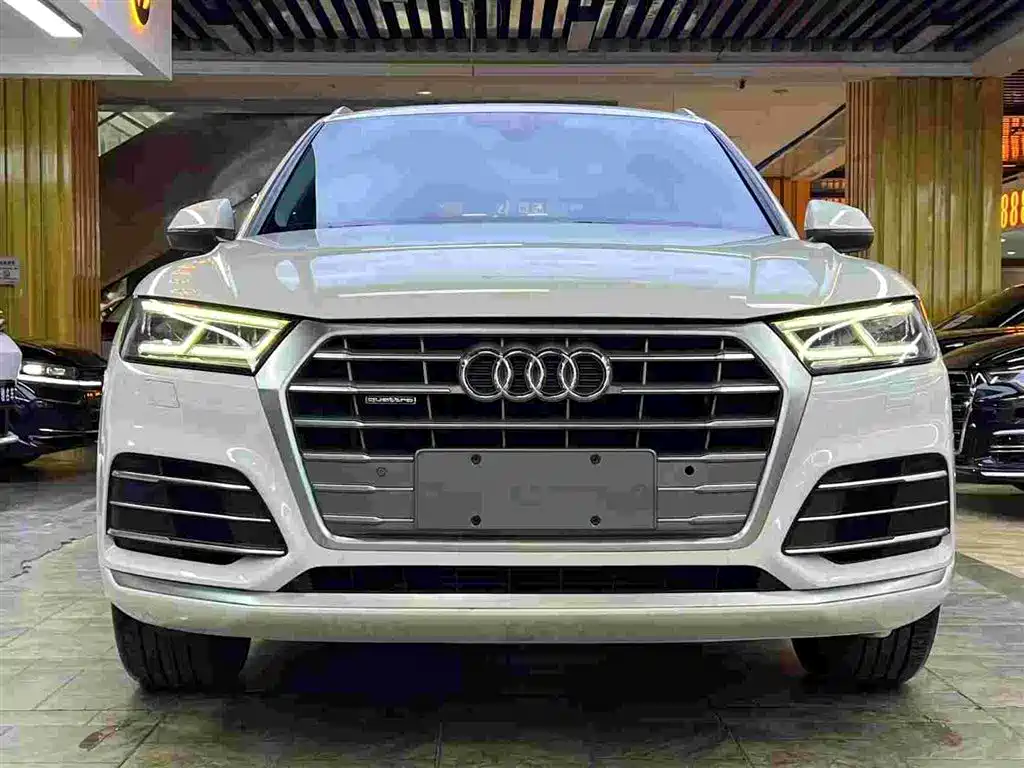Audi Q5L 2020 — фото 2