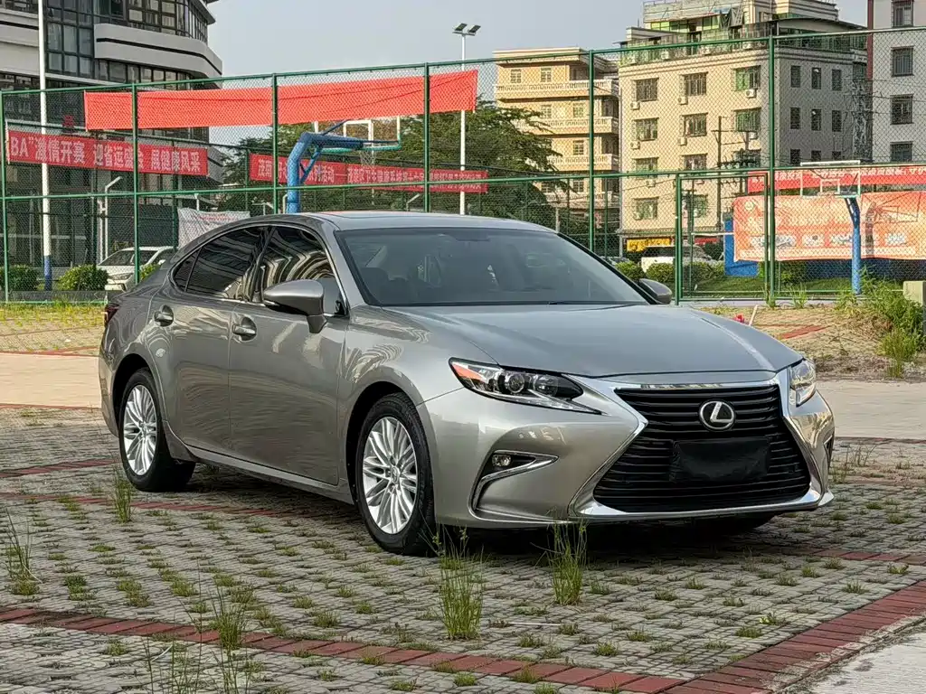 Lexus ES 2018 — фото 3