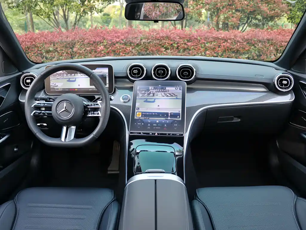 Mercedes-Benz C-Class 2023 — фото 9