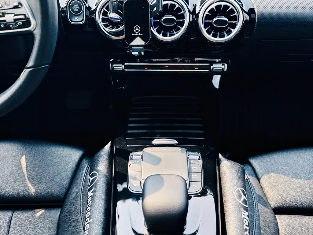 Mercedes-Benz A-Class 2020 — фото 18