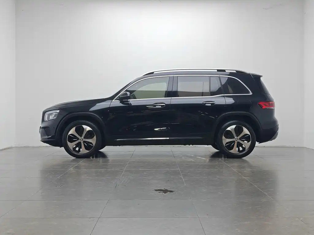 Mercedes-Benz GLB 2023 — фото 10