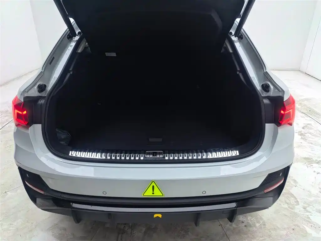 Audi Q3 Sportback 2022 — фото 18