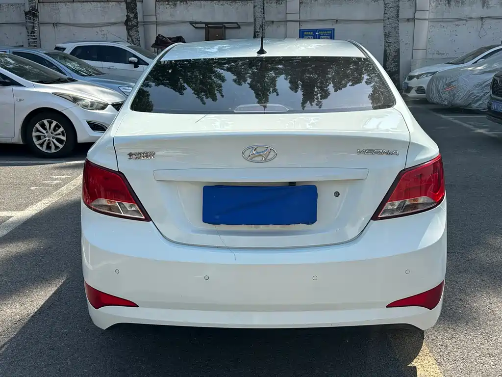 Hyundai Verna 2016 — фото 2
