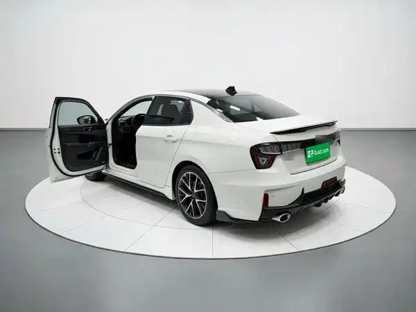 Lynk & Co 03 2020