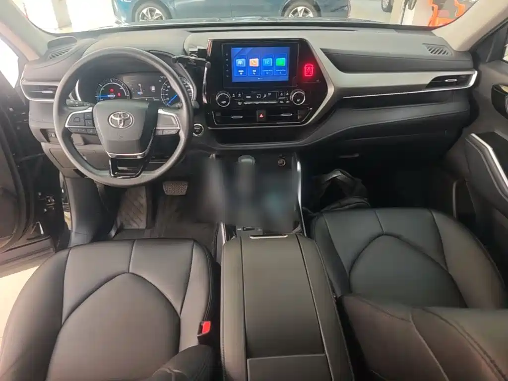 Toyota Highlander 2024 — фото 10