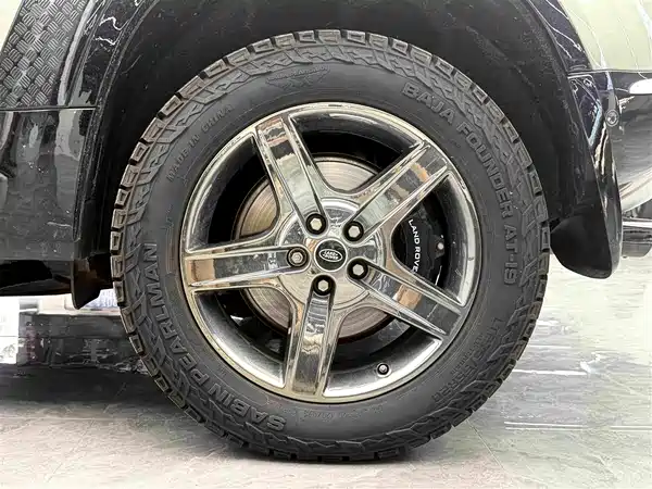 Land Rover Defender 2021
