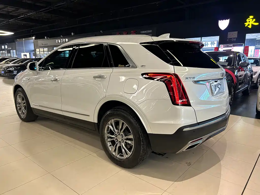 Cadillac XT5 2019 — фото 11