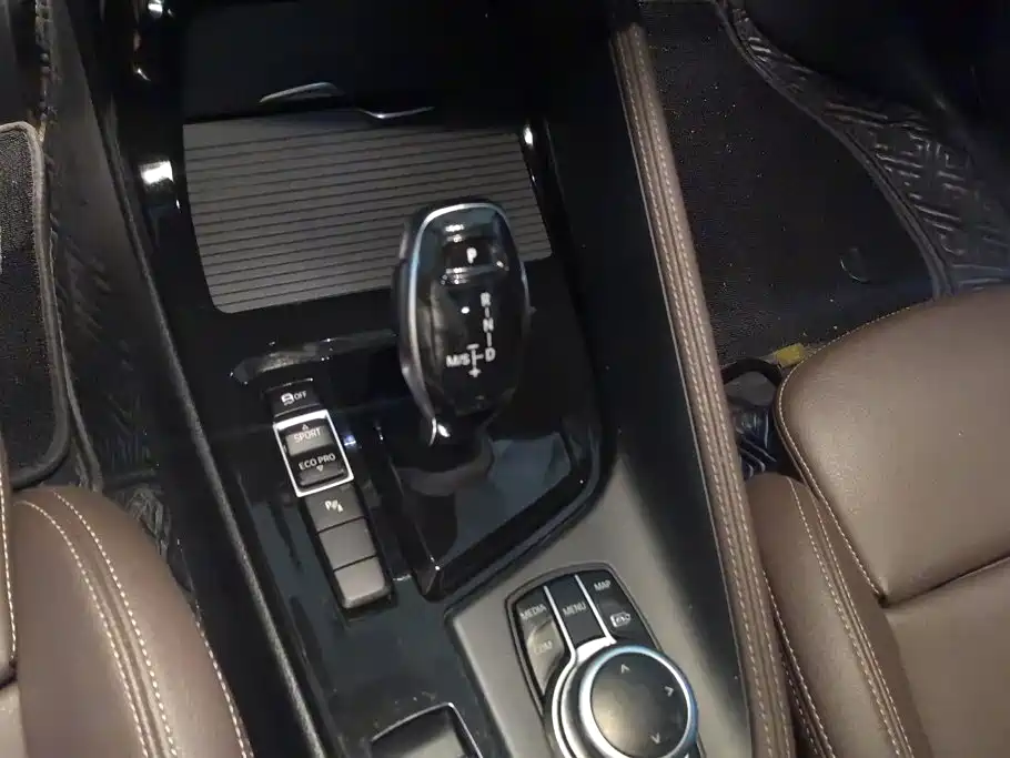 BMW X2 2023 — фото 16