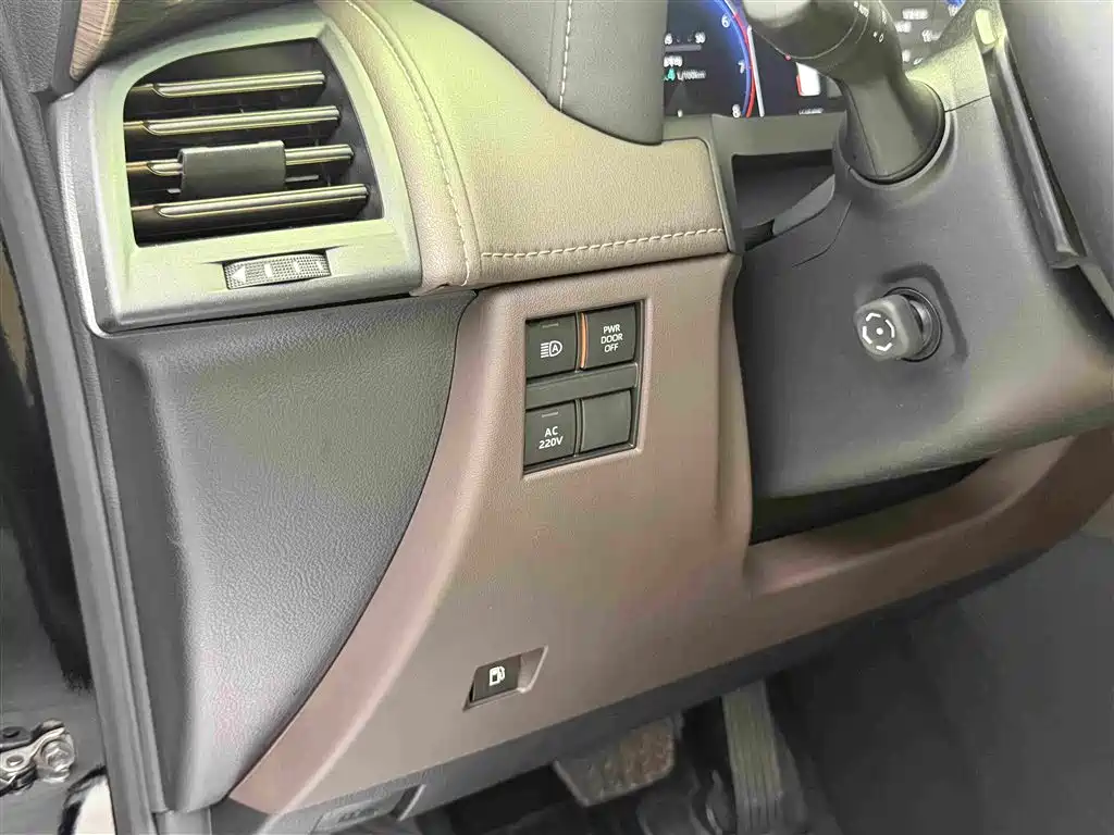 Toyota Alphard 2024 — фото 10