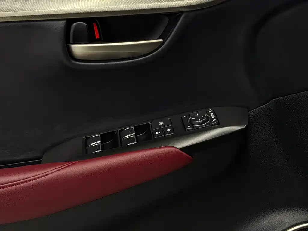 Lexus NX 2021