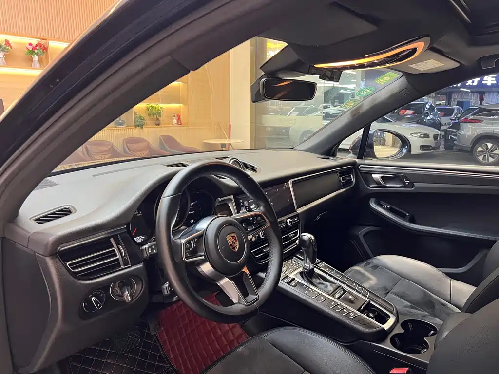 Porsche Macan 2019 — фото 15